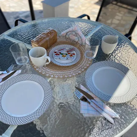 Noufaro Rooftop-sea View 아파트