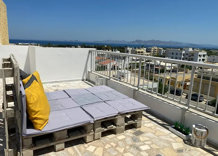 Noufaro Rooftop-sea View 아파트 *